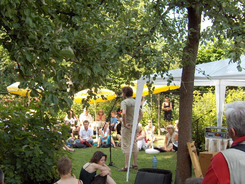 aan de zon, de wereld (2006), dichters in de prinsentuin, groningen